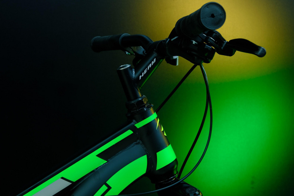 Heam First 207 Матовый Чёрный/Зелёный